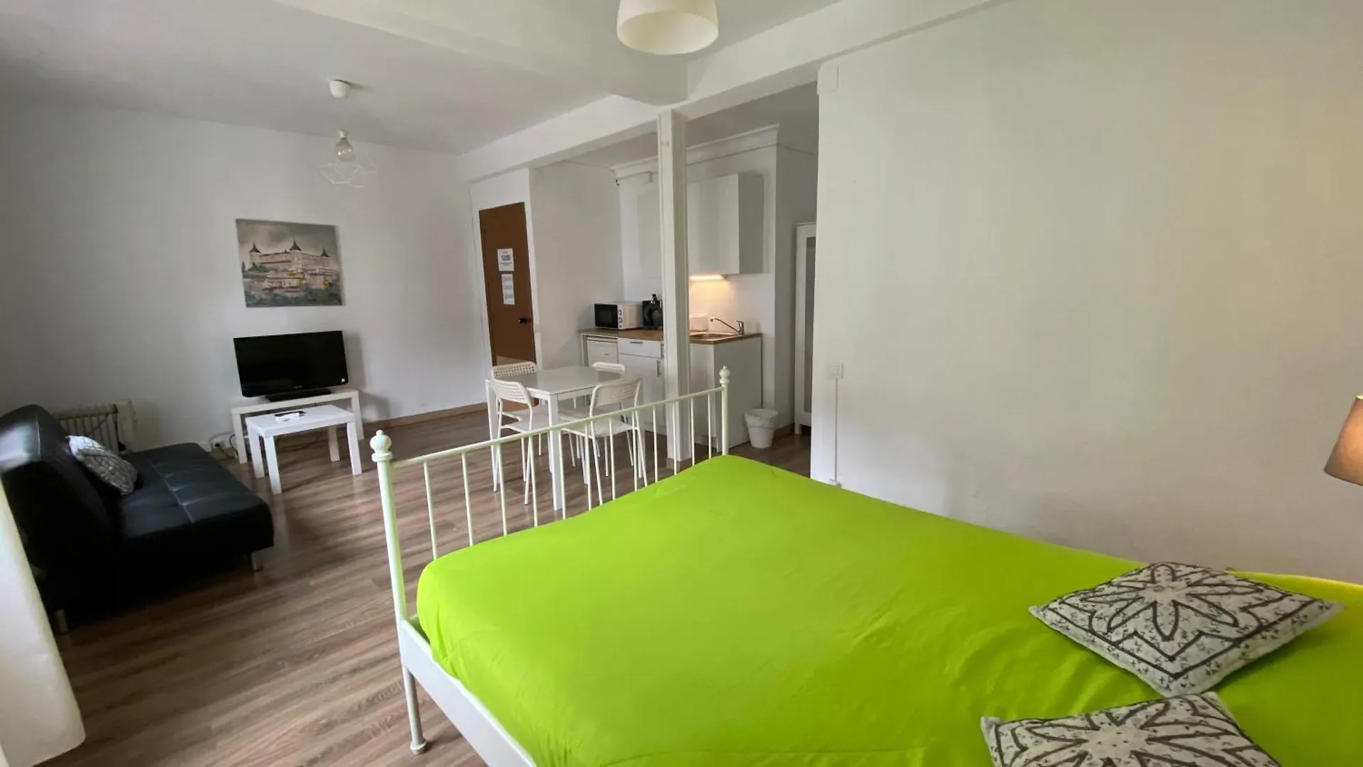 Alojamiento En El Centro De Toledo Apartment