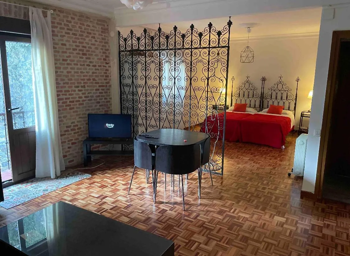 Alojamiento En El Centro De Toledo Apartment
